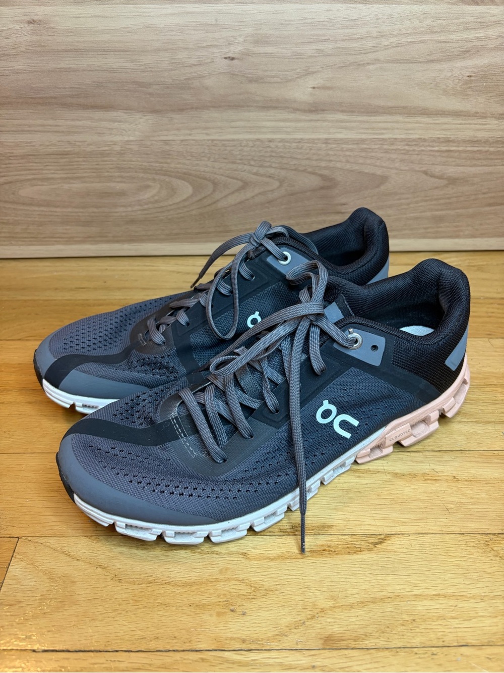 On Running Cloudflow Women's Sneakers - Size 8